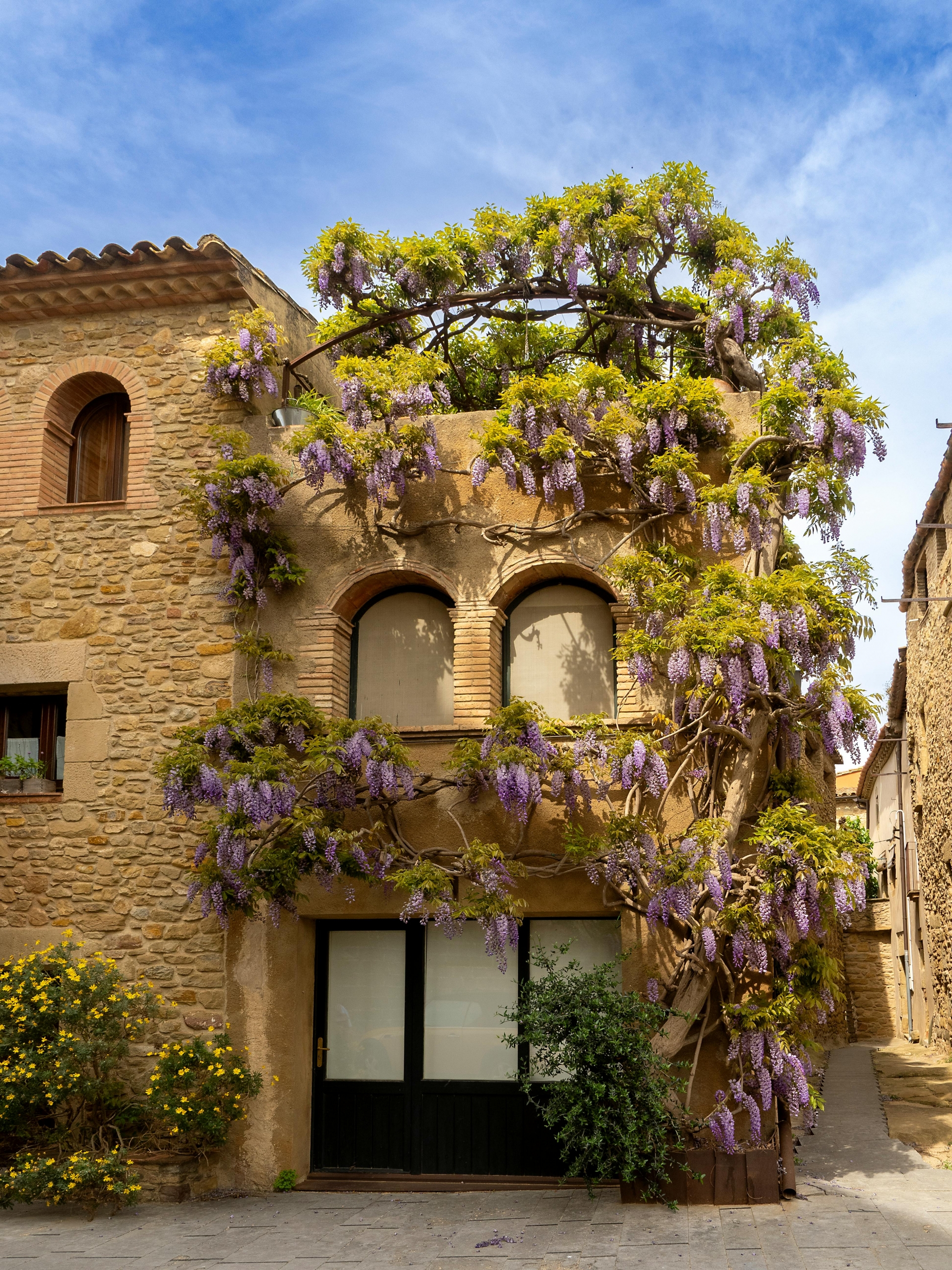 Voyage pour groupes scolaires au Triangle de Dalí : Figueres, Cadaqués et Púbol | Roses Internacional Tours