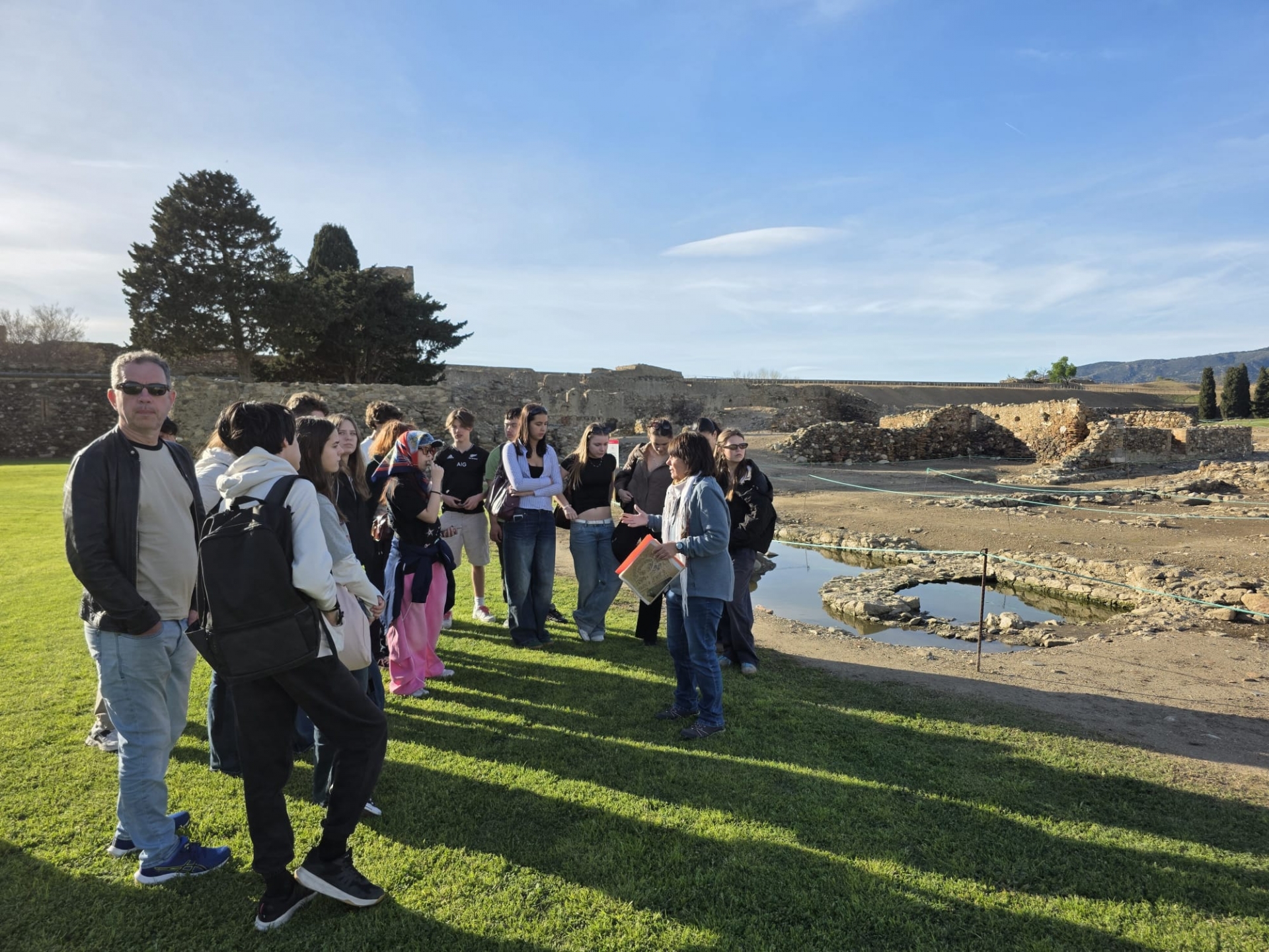 Tres Experiencias Únicas para Sumergirte en el Español | Roses Internacional Tours