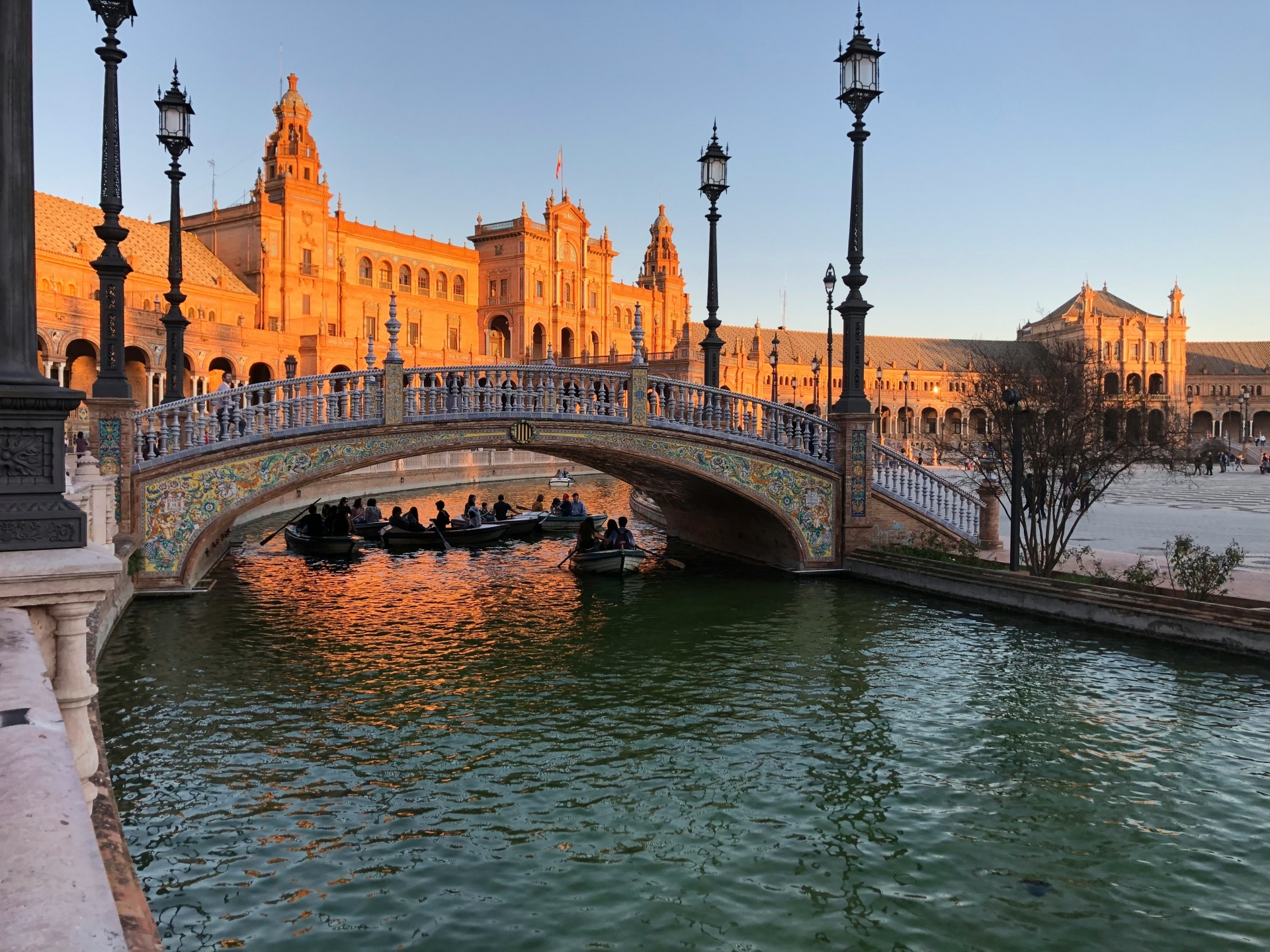 Viaje para aprender español en Sevilla para grupos escolares | Roses Internacional Tours